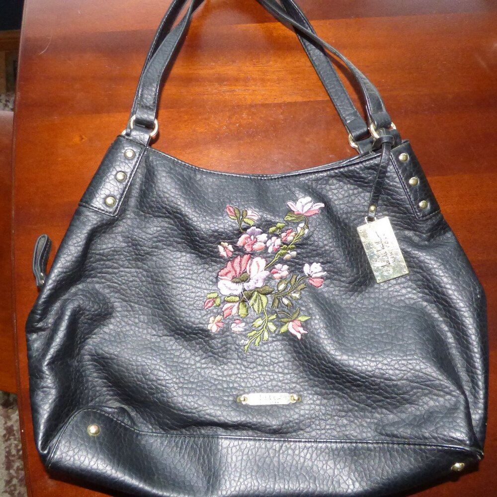 BLACK FAUX LEATHER HANDBAG WITH FLOWER EMBROIDERY AND LOTS OF POCKETS / POUCHES